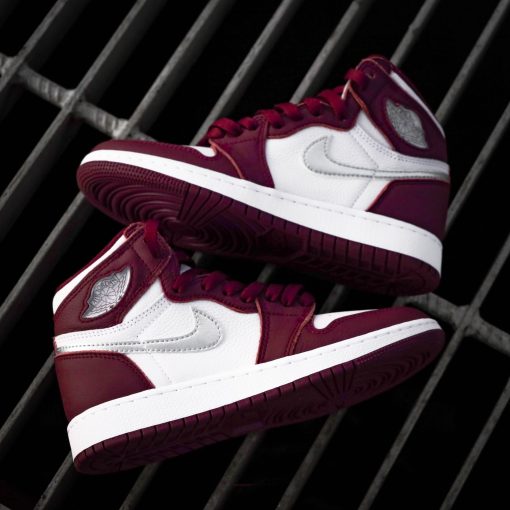 Air Jordan 1 Retro High OG ‘Bordeaux’