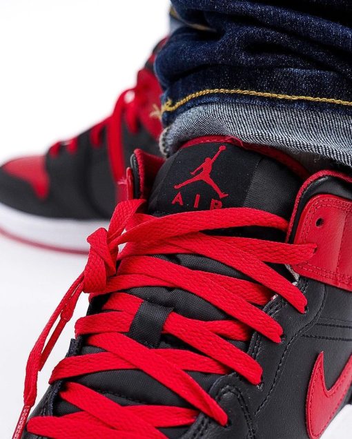 Air Jordan 1 Mid Alternate Bred