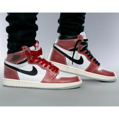 Trophy Room x Air Jordan 1 Retro High OG SP ‘Chicago’ Friends & Family