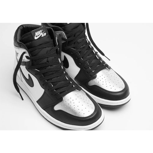 Air Jordan 1 Retro High OG – Silver Toe