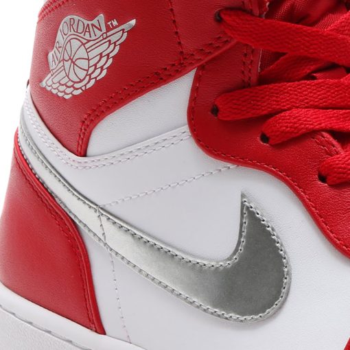 Air Jordan 1 Retro High ‘Silver Medal’