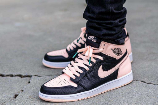 Air Jordan 1 Retro High ” Crimson Tint “