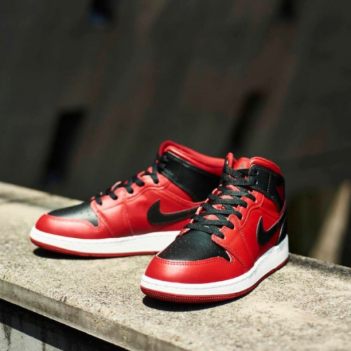 Air Jordan 1 Mid ‘Reverse Bred’