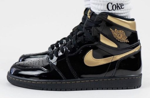 Air Jordan 1 Retro High OG “Black Metallic Gold”