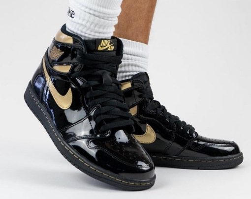 Air Jordan 1 Retro High OG “Black Metallic Gold”