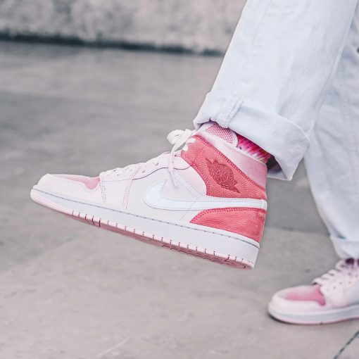 Air Jordan 1 Mid “Digital Pink”