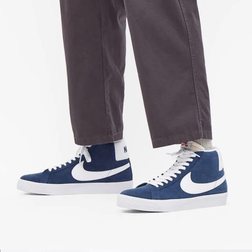 Nike SB  Zoom Blazer Mid Sneakers in Navy White Red