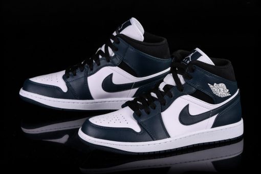 Air Jordan 1 Mid Armoury Navy