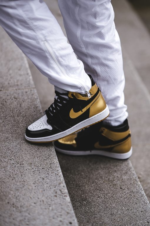 Air Jordan 1 Retro High Gold “Top 3”