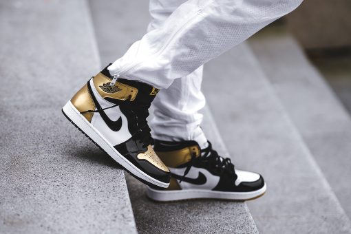 Air Jordan 1 Retro High Gold “Top 3”