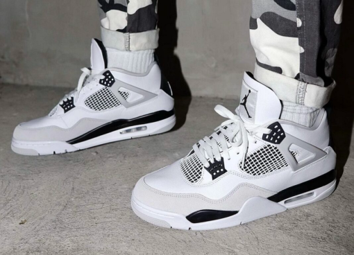 Air Jordan 4 Retro GS ‘Military Black’