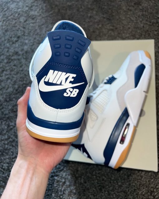 Nike SB x Air Jordan 4 “Navy”