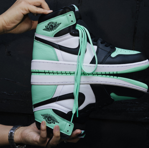 Air Jordan 1 Retro High OG “Green Glow”
