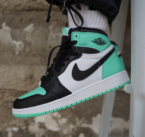 Air Jordan 1 Retro High OG “Green Glow”